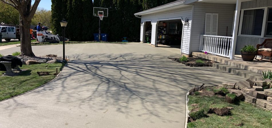 GrandRapiDriveway